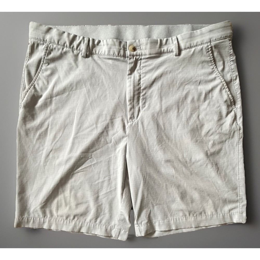 Greg Norman Chino Style Golf Shorts Gray Shark Logo Stretch Men's Size 40 JBHS